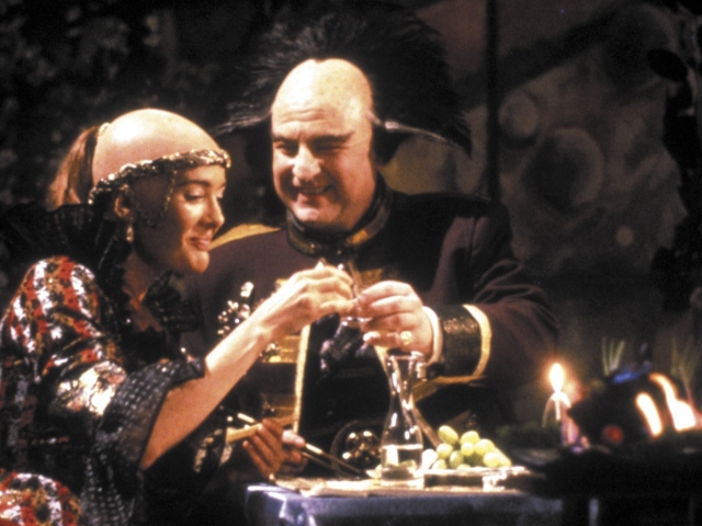 Babylon 5 - S01E03 - Born to the Purple.mkv