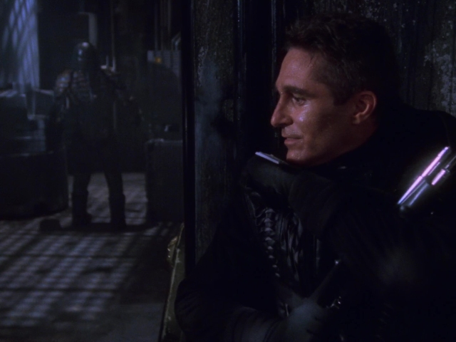 Babylon 5 - S01E04 - Infection.mkv