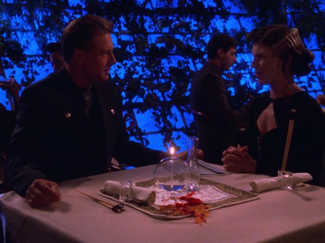 Babylon 5 - S02E08 - A Race Through Dark Places.mkv