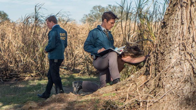 True Detective - S01E01 - The Long Bright Dark.mp4
